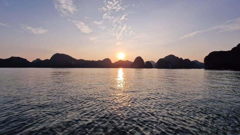 Hanoi: Ha Long Bay & CatBa Island 3-Day with Boutique Cruise - Day 2: Sung Sot area morning, then Cat Ba National Park for butterflies and viewpoints