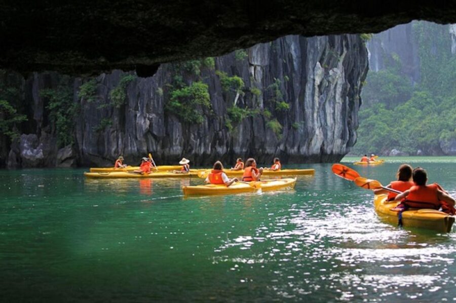 Hanoi: Ha Long Bay Cruise Day Tour visit Titop island & Cave - Sung Sot Cave: the surprise grotto stop