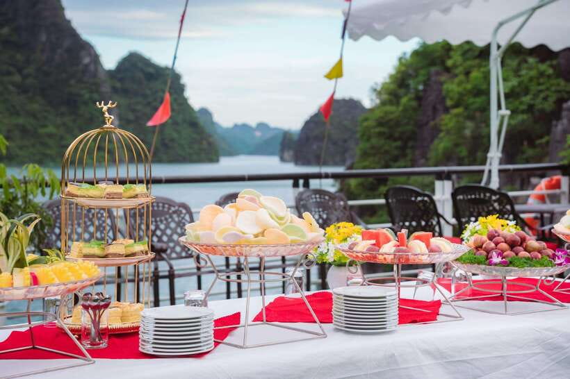 Hanoi: Ha Long Bay Day Tour - Apollo Cruise, Jacuzzi, Buffet - The sunset party on the return cruise: a small luxury that keeps the mood up