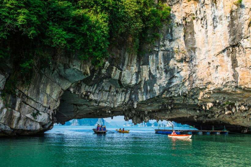 Hanoi/Ha Long: Ha Long Bay Luxury Day Cruise by Catamaran - Boarding a modern cruise boat, then getting time to relax