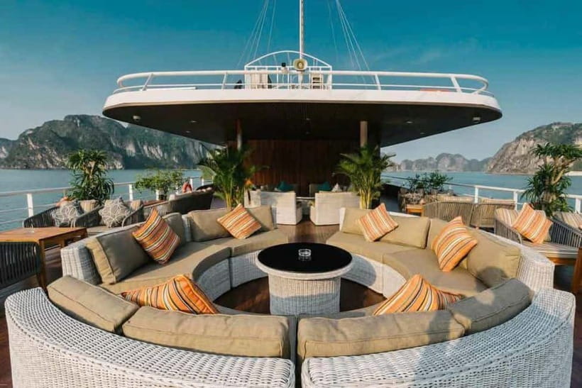 Hanoi/Ha Long: Ha Long Bay Luxury Day Cruise by Catamaran - Lunch onboard Vietnamese comfort in the middle of the bay