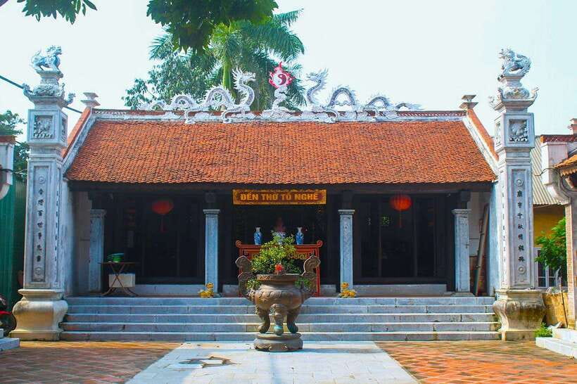 Hanoi: Half-day Silk Weaving Journey In Van Phuc Tour - Shrines for the first masters and the meaning behind patterns