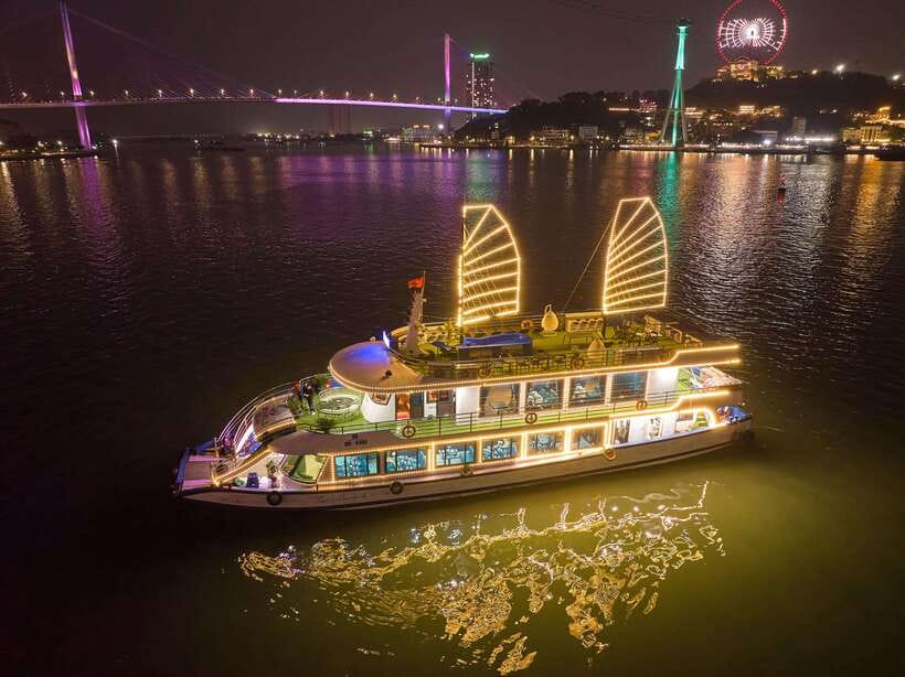 Hanoi: Halong Bay Cruise, Amazing Cave, Titov Island & Kayak - Hanoi to Halong Bay, without the stress