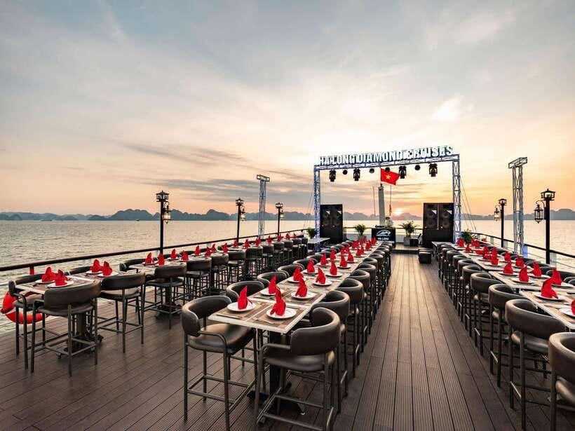Hanoi: Halong Bay Full-Day Tour with 5-star Diamond Cruise - Titop Island: Swim, Halfway Hike, and Panoramic Views