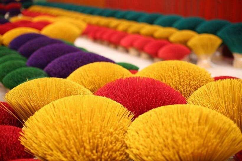 Hanoi: Highlights, Incense Village, Hat Crafting Guided Tour - Old Quarter pickup and van time: why the logistics matter