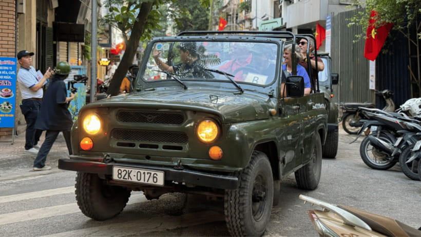 Hanoi: Historic Jeep Tour - Hotel pickup and the alley maze start
