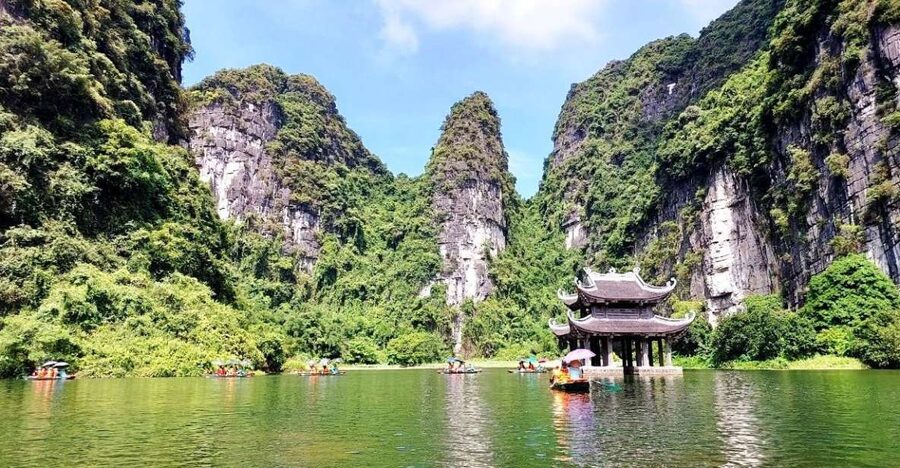 Hanoi: Hoa Lu, Trang An, and Mua Cave Full-Day Trip - Hoa Lu temples: ancient capital energy without the crowds you fear