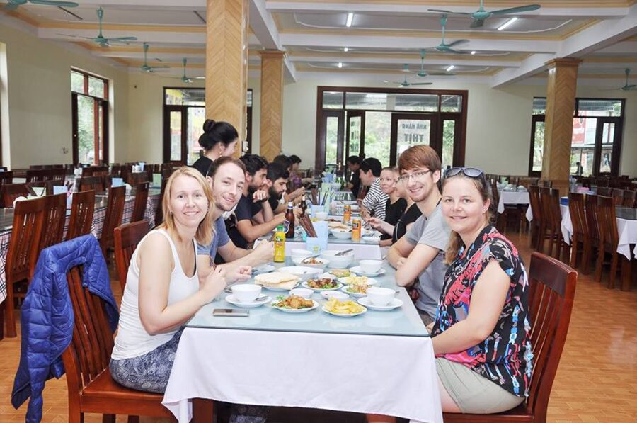 Hanoi: Hoa Lu, Trang An Caves & Mua Cave Day Trip and Lunch - Ngoa Long and Mua Cave: the 500 steps to the panoramic Ngo Dong River view