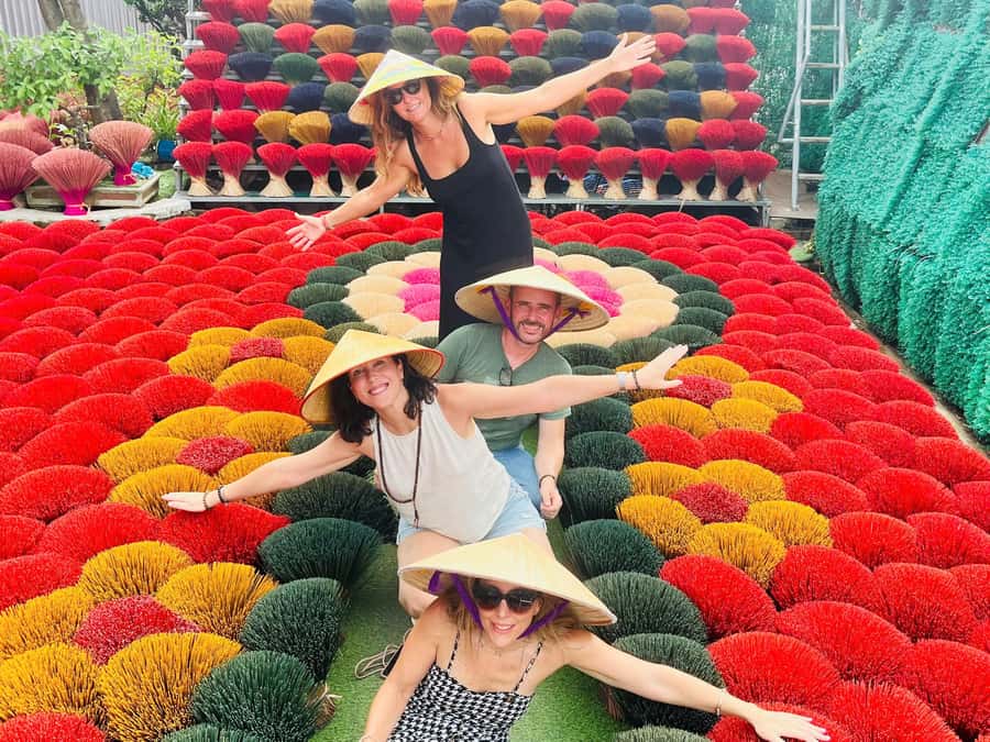 Hanoi: Incense, Hat Making & Lacquer Artisan Village Tour - Half-day option: conical hats, Quang Phu Cau incense, and Train Street