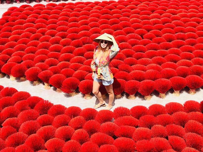 Hanoi: Incense Village, Hat Artisan/ Trang An Boating Tour - Quang Phu Cau Incense Village: Where Sticks Become a Way of Life