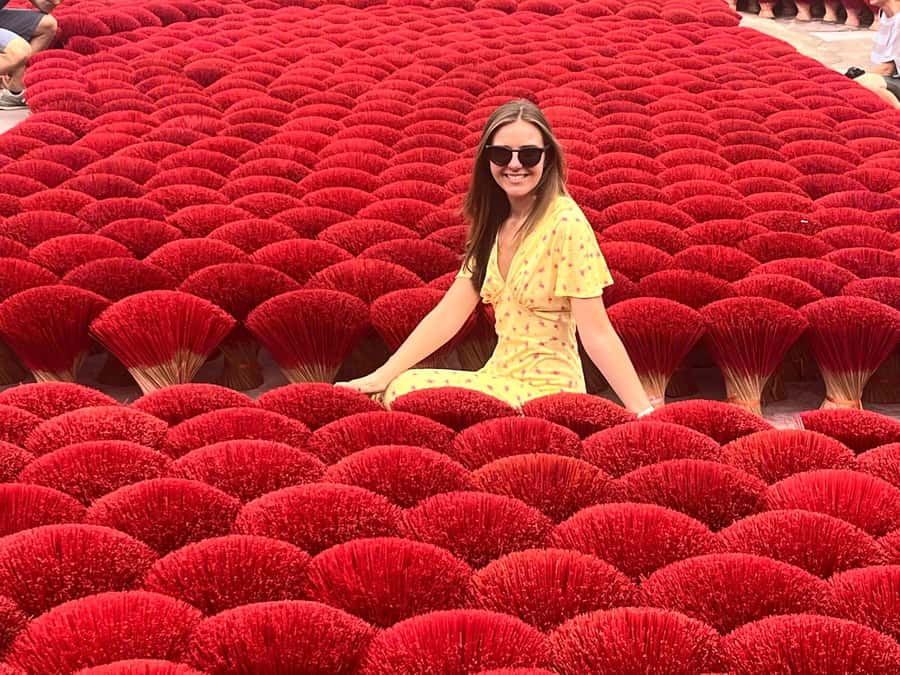 Hanoi: Incense Village, Hat, Lacquer, City Tour+Water Puppet - Hanoi city tour option: West Lake pagoda, Ho Chi Minh Mausoleum, and the Temple of Literature