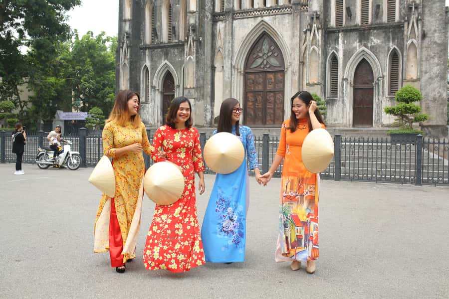 Hanoi: Instagram-Worthy Tour of City’s Most Scenic Spots - St. Joseph’s Cathedral and Old Quarter streets, start where the cameras work