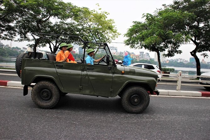 Hanoi Jeep Foodie Tours Led By Women - Why night is the smart time for Hanoi street food