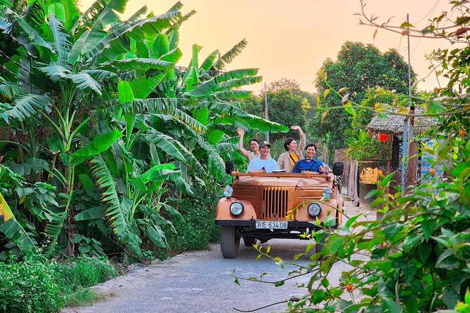Hanoi Jeep Tour: Red River Countryside+ Backstreet+ Train-street - Stop 6: The end meal at a cafe on Hàng Mắm, Hanoi flavors included