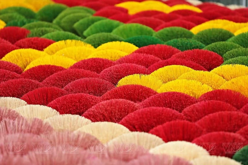 Hanoi: Long Dress Village or Incense Village, Hat Village - The guide, Huy and why small-group pacing helps