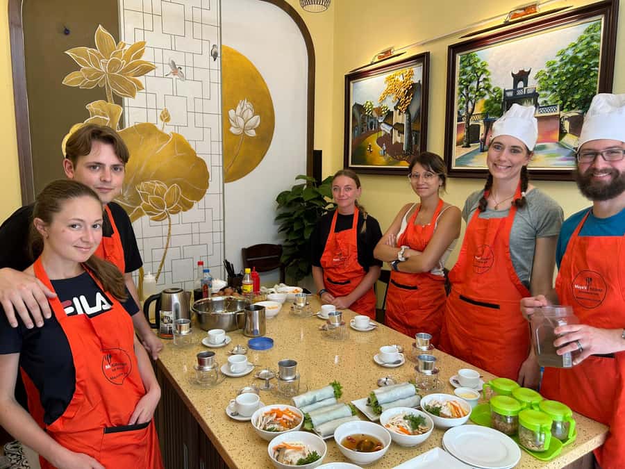 Hanoi: Maya Traditional Cooking Class & Market Tour - Starting at the Crossing Vietnam Tour office, then heading to Yen Thai market