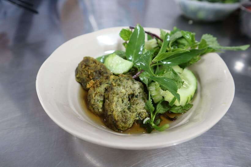 Hanoi: Michelin Guide Street Food Walking Tour - Price and value for $19, and what can cost extra