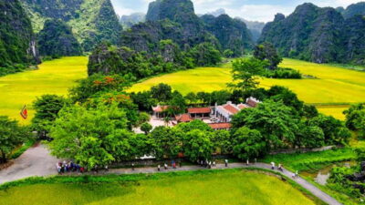 Ninh Binh: 1-Day Tam Coc/Trang An, Hoa Lu & Mua Caves