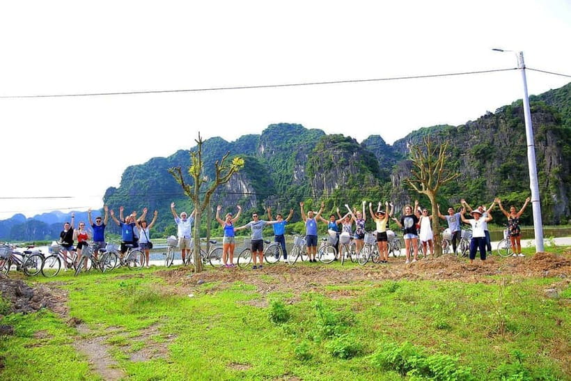 Hanoi/Ninh Binh: 1-Day Tam Coc/Trang An, Hoa Lu & Mua Caves - Lunch at the Restaurant: Fuel for Bikes and Steps