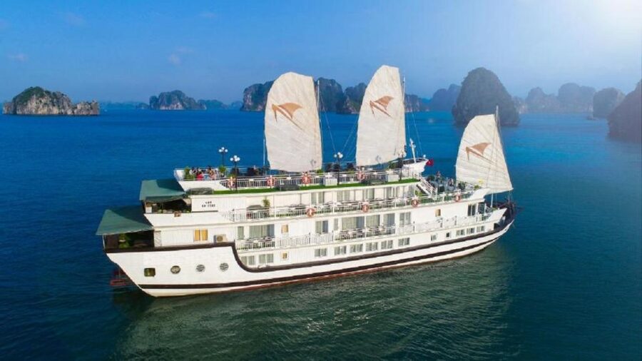 Hanoi/Ninh Binh:3 Day 2 Night Bai Tu Long Bay Luxury Junk - Day 1: Cap La kayaking, sunset cruising, and a true night on the bay