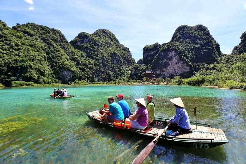 Hanoi: Ninh Binh, Bai Dinh/Hoa Lu, Trang An, & Mua Cave Tour - Bai Dinh pagoda complex: the big, modern-classic temple stop