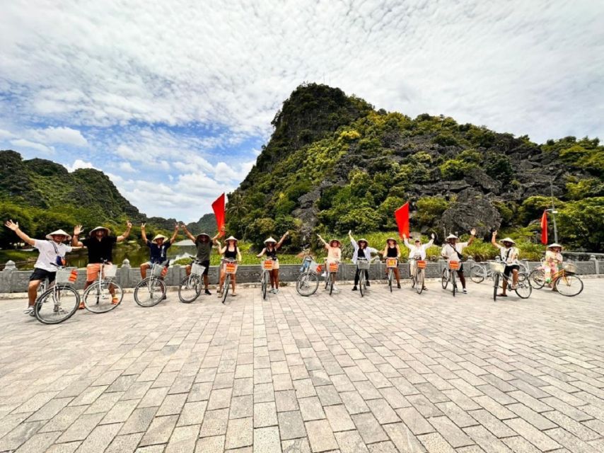 Hanoi: Ninh Binh, Hoa Lu, Tam Coc and Mua Cave Day Trip - Hoa Lu Temples: Ancient Power, Local Explanations, and a Bike Break