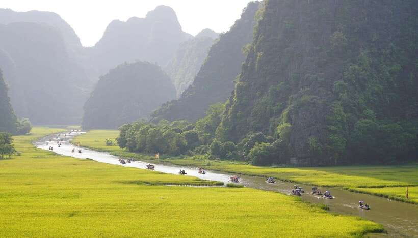 Hanoi: Ninh Binh, Tam Coc, Mua Cave & Hoa Lu with cycling - The 30-plus dish buffet lunch at a 5-star restaurant (and why it’s value)