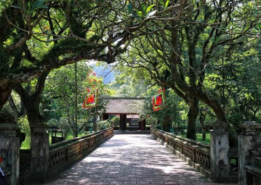 Hanoi / Ninh Binh: Trang An eco-tourism - Hoa Lu & Mua Cave - Trang An Eco-Tourism: Boat Through Caves, Rice Paddies, and Limestone Cliffs