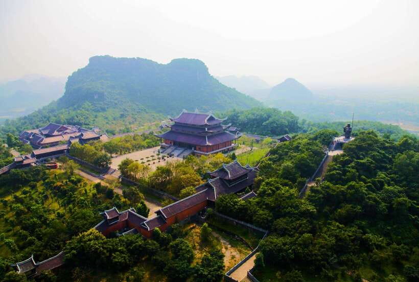 Hanoi: Ninh Binh, Trang An, Mua Cave and Bai Dinh Pagoda - Trang An sampan ride: tunnels, temples, and real limestone scale