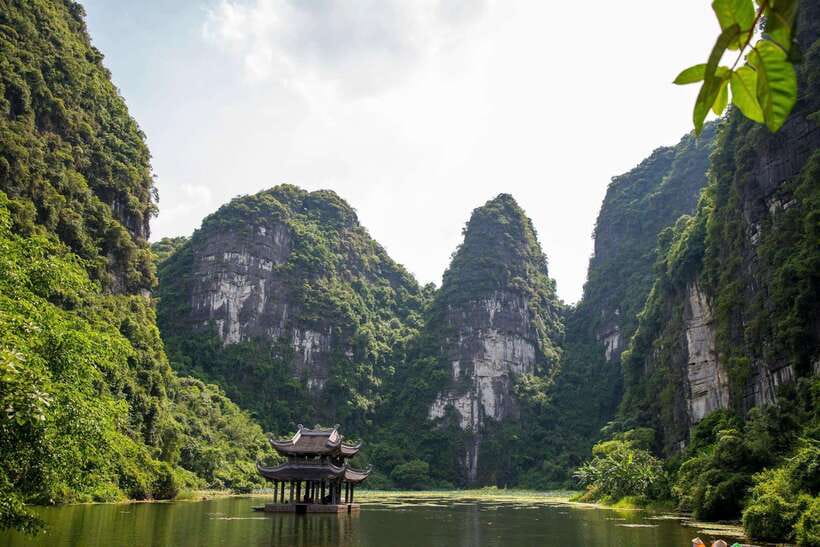 Hanoi:Ninh Binh-Trang An-Mua Cave-Hoa Lu&Cycling BEST SELLER - Hoa Lu: Vietnam’s first capital and temple viewing