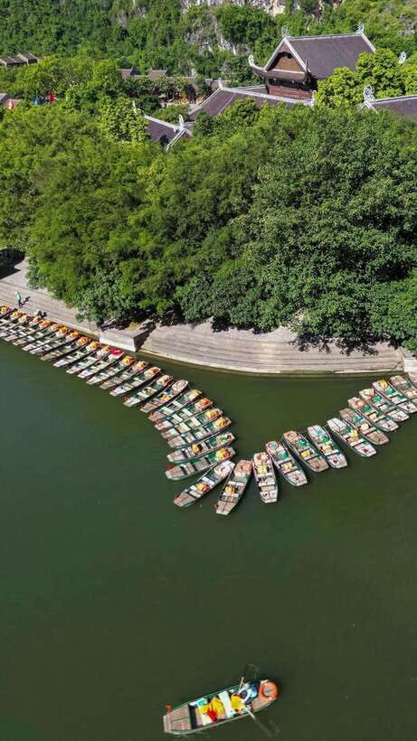 Hanoi:Ninh Binh-Trang An-Mua Cave-Hoa Lu&Cycling BEST SELLER - Buffet lunch at a 5-star restaurant with 30 dishes