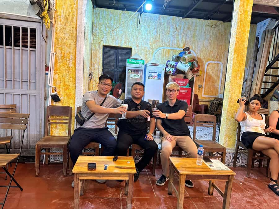 Hanoi: Old Quarter and French Quarter Walking Food Tour - 75 minutes of food tastings: what you actually eat