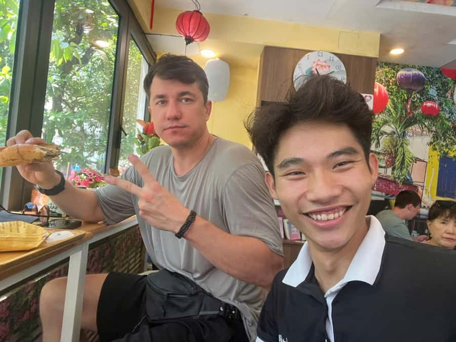 Hanoi: Old Quarter and French Quarter Walking Food Tour - Train Street finish: one drink and the close-up moment