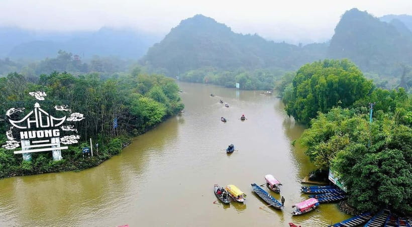Hanoi: Perfume Pagoda Day Tour with Boat Ride & Cave Visit - Lunch near the pagoda: the part you should not rush