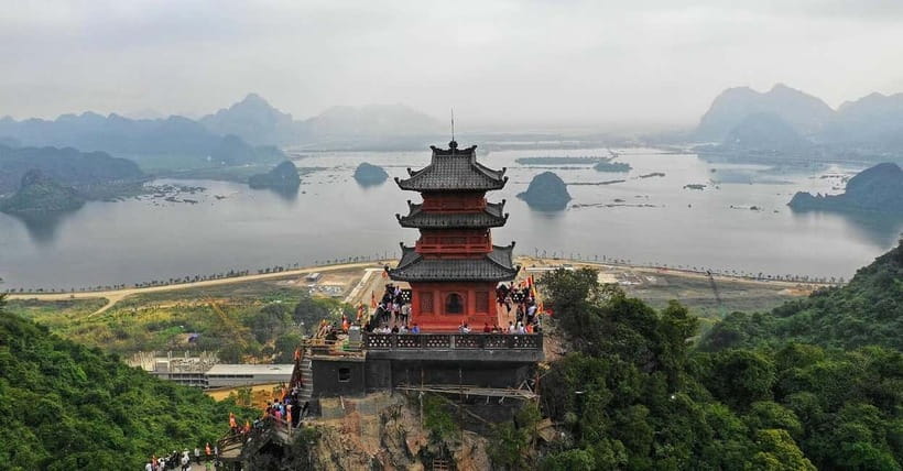 Hanoi: Perfume Pagoda Day Tour with Boat Ride & Cave Visit - Guide power: Minh, Min, and the storytelling that makes it click