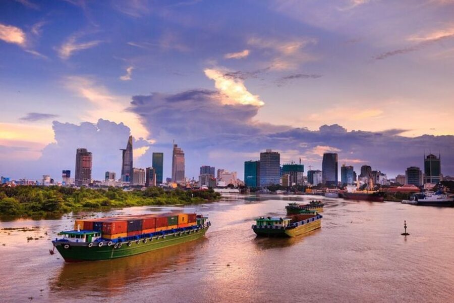 Hanoi: Private custom tour with a local guide - Your walking route, with smart public transport when needed
