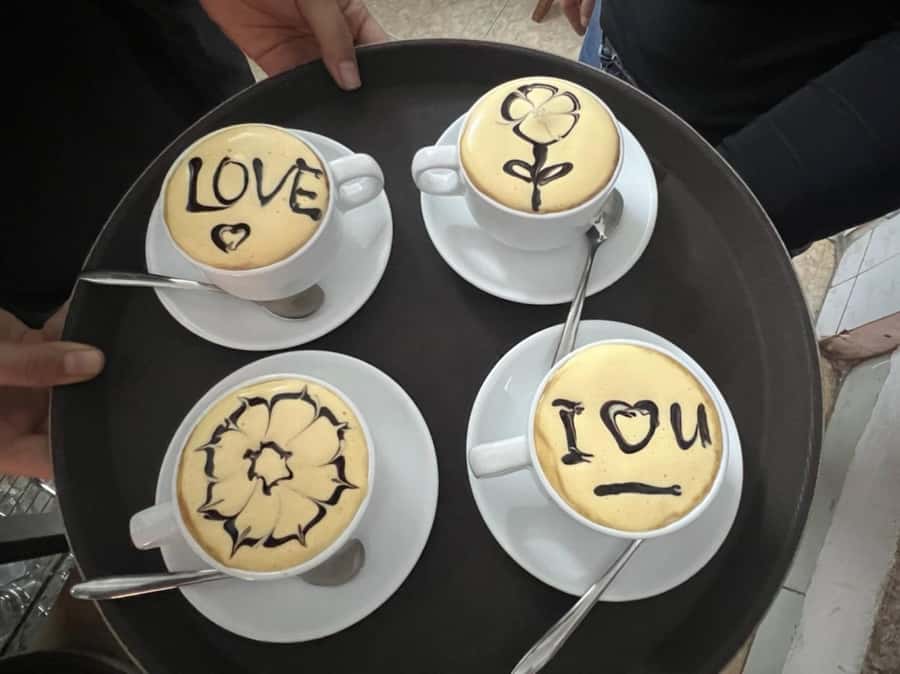 Hanoi: Private Street Food Walking Tour w/ a Real Foodie - Egg Coffee and Tea: The Taste That Turns a Meal Into a Memory