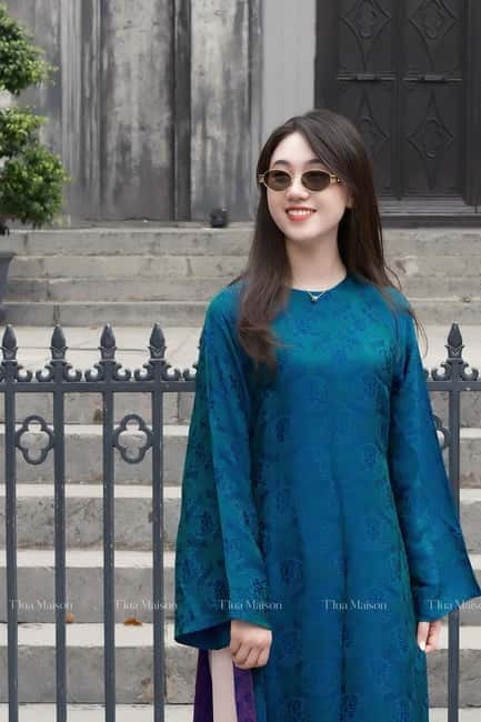 Hanoi: Rent a Traditional Ao Dai & Photo Walk in Old Quarter - Choosing your Ao Dai: more than picking a dress color