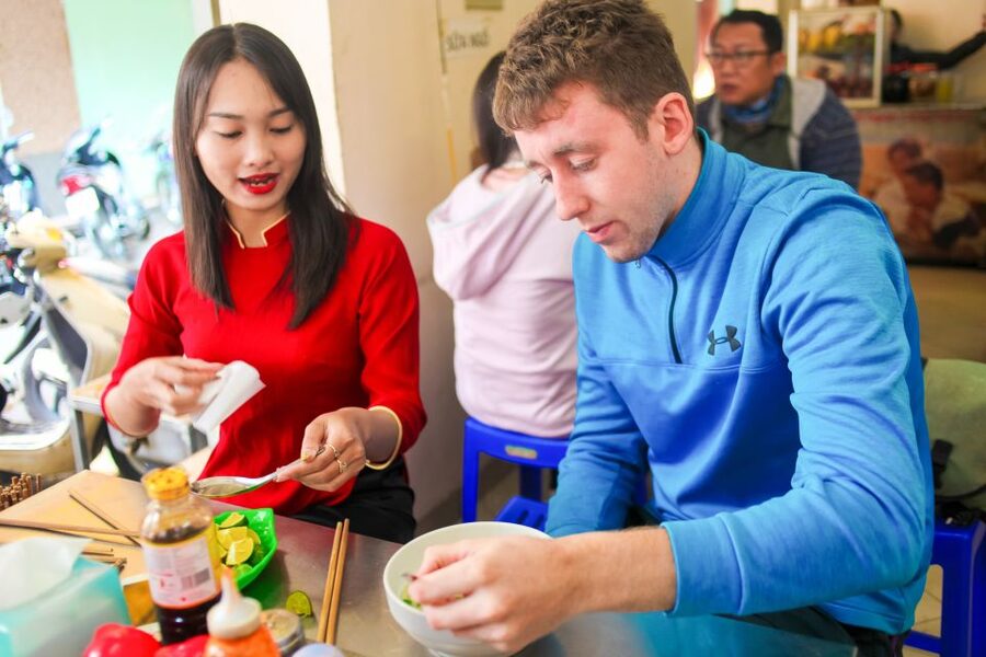 Hanoi: Small-Group Street Food Walking Tour - Traditional dance show: why this quick culture break is part of the value
