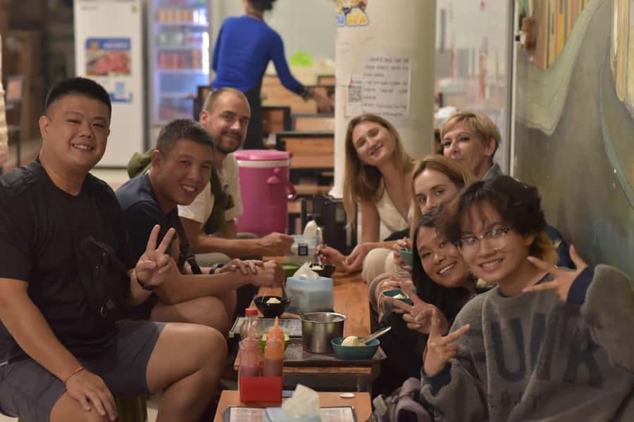 Hanoi: Street Food Walking Tour & Water Puppet Show - The first big block: three hours of street-food tastings