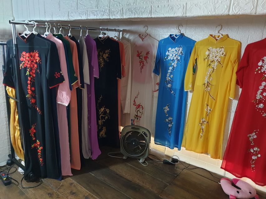 Hanoi: Traditional Ao Dai Dress and Non La Hat Rental - What to Bring: Shoes, Sandals, and Comfort That Shows in Photos