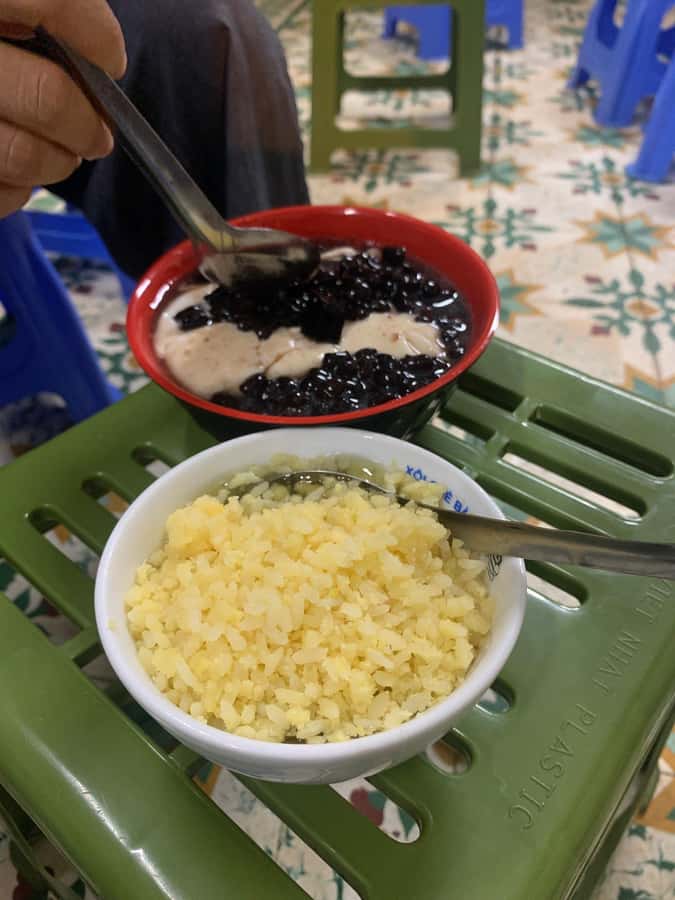 Hanoi Vegan Street Food & Train Street Tour - Kem Xoi or Che Xoai: Dessert That Actually Finishes the Meal