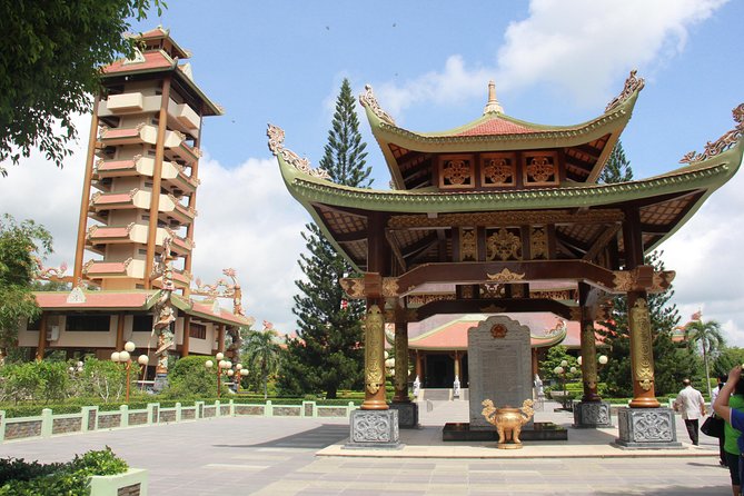 HCM City: 1-Day Cu Chi Signature Tunnels & Liberated Village - Ben Duoc Memorial Temple: the largest memorial finish