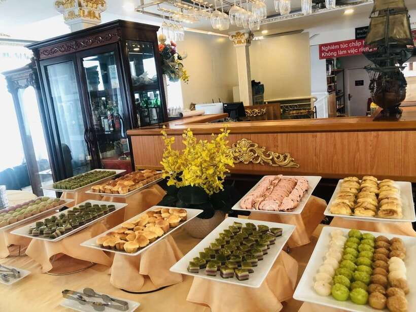 HCM: Saigon River Dinner Cruise - Car or scooter transfer options, and how they change the whole evening