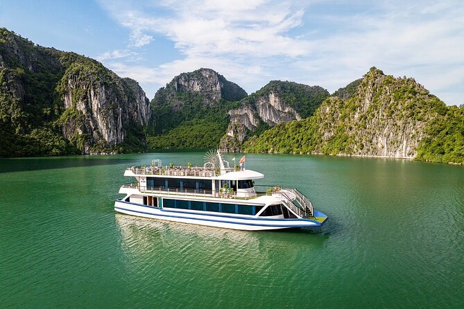 Hercules Grand Day Cruise Tour, Sung Sot Cave,Titop, Luon Cave - A One-Day Halong Bay Mix: Caves, Kayak, and Ti Top Views