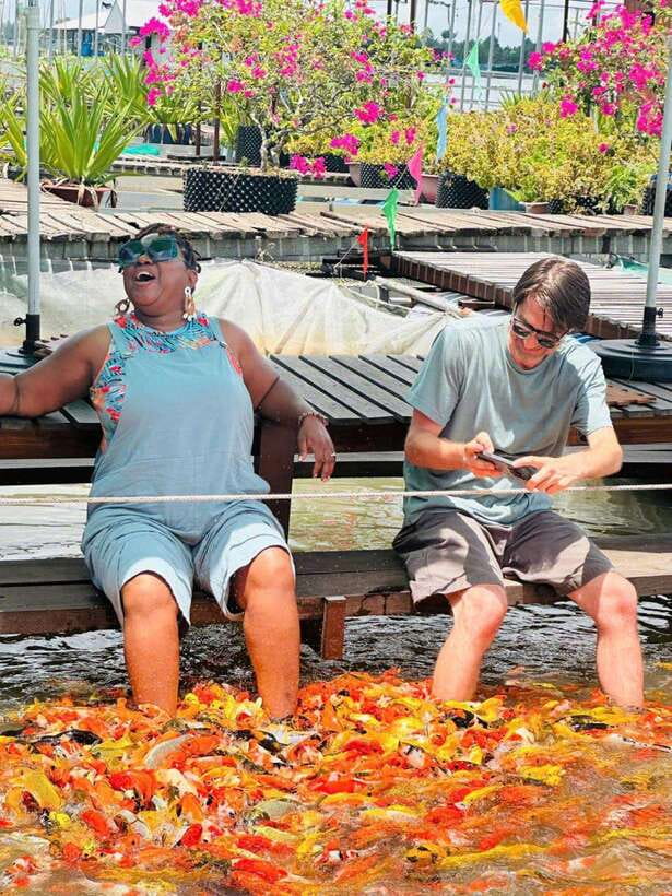 Ho Chi Minh: 1-Day Mekong Delta Tour-Floating Market & Islet - Pineapple on the boat: the queen of fruit
