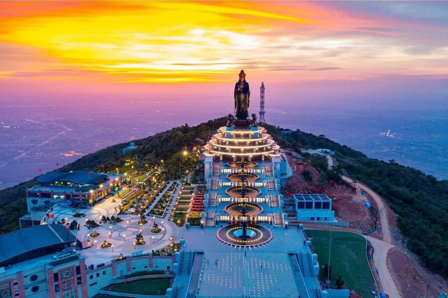 Ho Chi Minh: Black Virgin Mountain & Cao Dai Temple Tour - Getting to and from Ho Chi Minh City without losing your mind