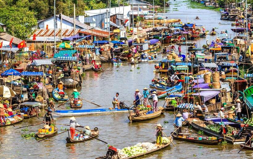 Ho Chi Minh City: Cai Rang Floating Market in Can Tho Tour - Cai Rang Floating Market breakfast, where the river feels like a stage