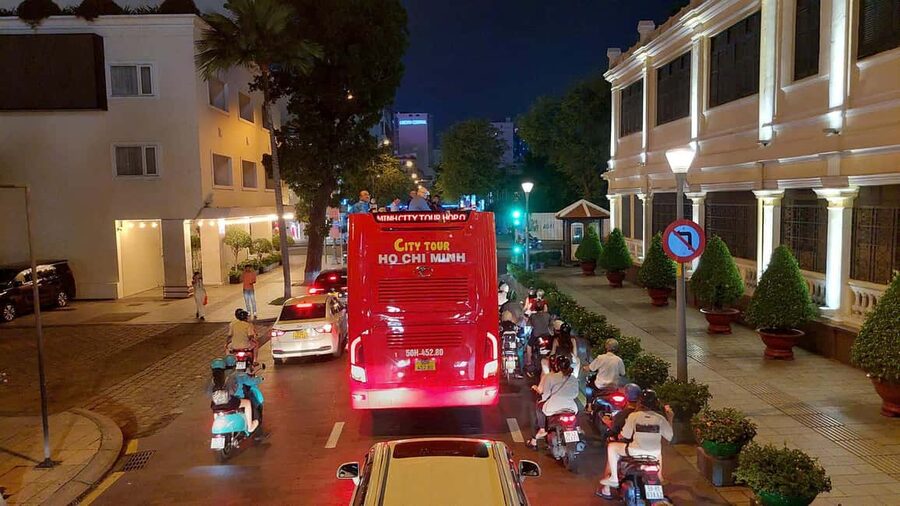 Ho Chi Minh City: Late-Night Bus Tour - Commentary quality: using the audio guide without getting stressed