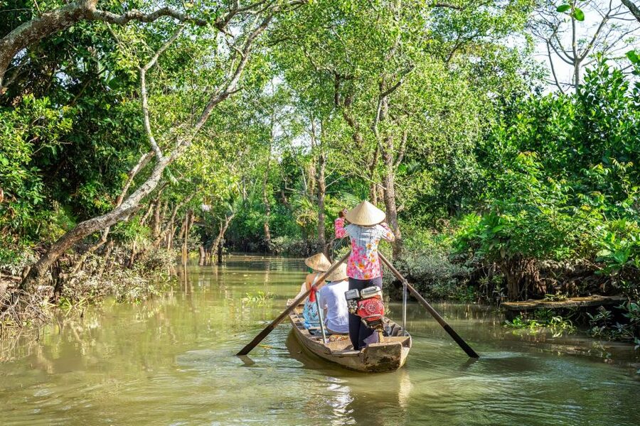 Ho Chi Minh City: Mekong River Delta Day Trip with Boat Trip - Vinh Trang Pagoda: a calm pause with real architecture details
